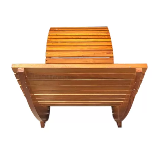 Fa hintázó napozóágy 