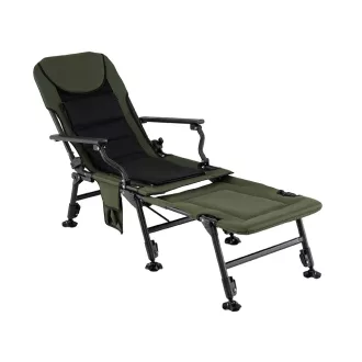 Nagyméretű horgászszék lábtartóval