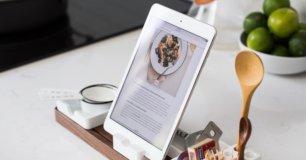 Milyen tablet tartót vásároljak