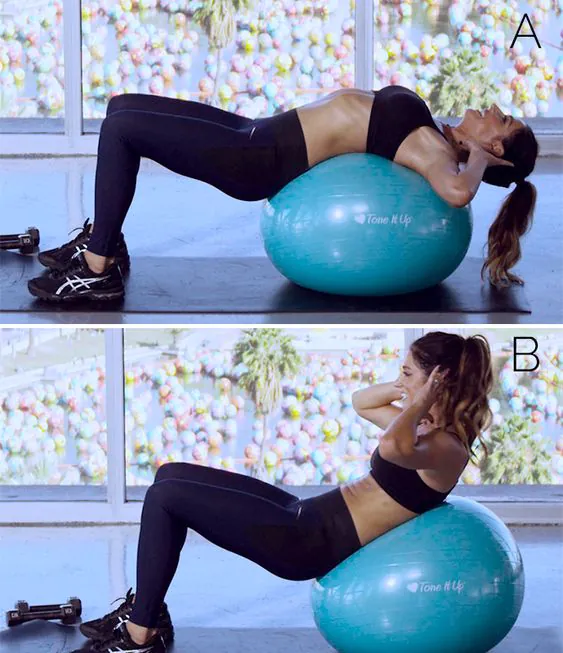 Térdhajlítás fitness labdán